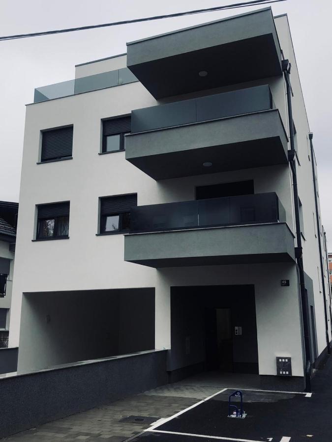 Jacuzzi Apartment Code 96 Zagreb Ngoại thất bức ảnh